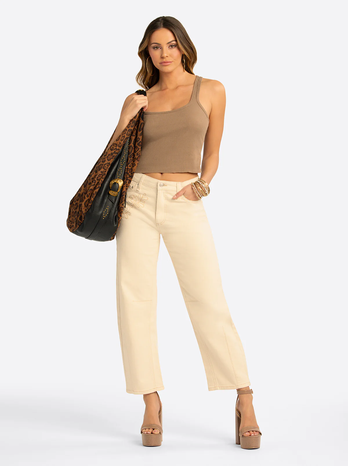 3046-jessica-simpson-2.0-jordyn-large-hobo-in-leopard-1.webp Jessica Simpson 2.0 Jordyn Large Hobo in Leopard