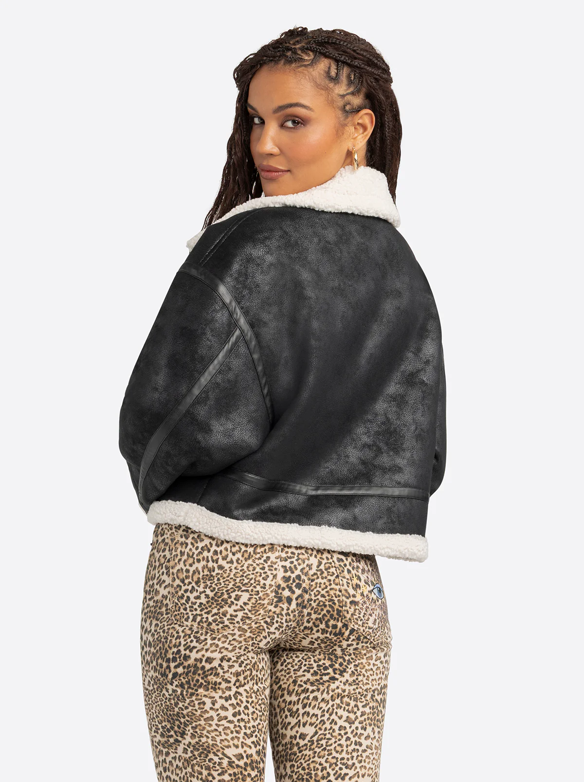 3089-jessica-simpson-2.0-claira-sherpa-moto-jacket-in-black-3.webp Jessica Simpson 2.0 Claira Sherpa Moto Jacket in Black