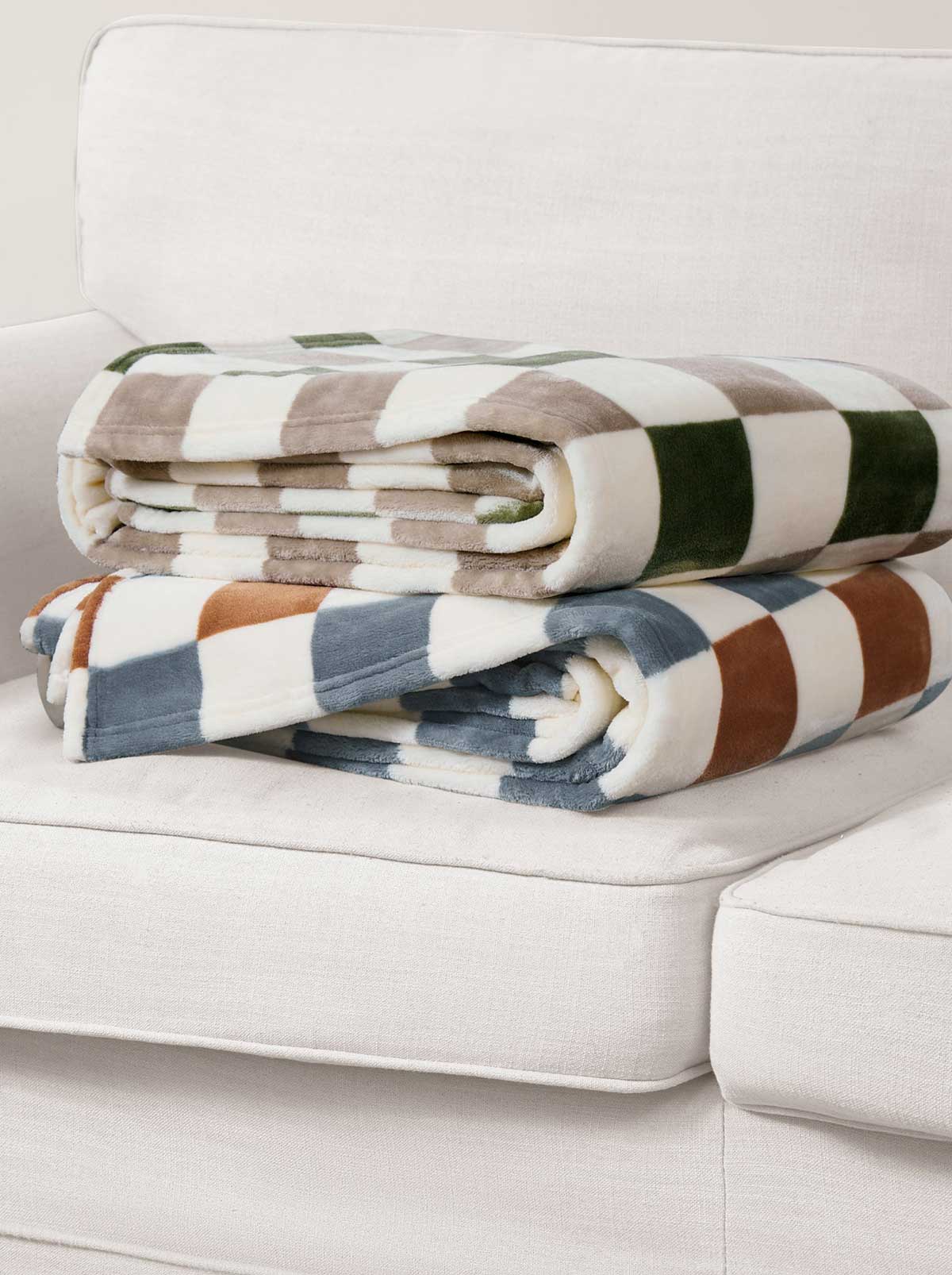 Emery Checkerboard Plush Throw in Olive & Grey