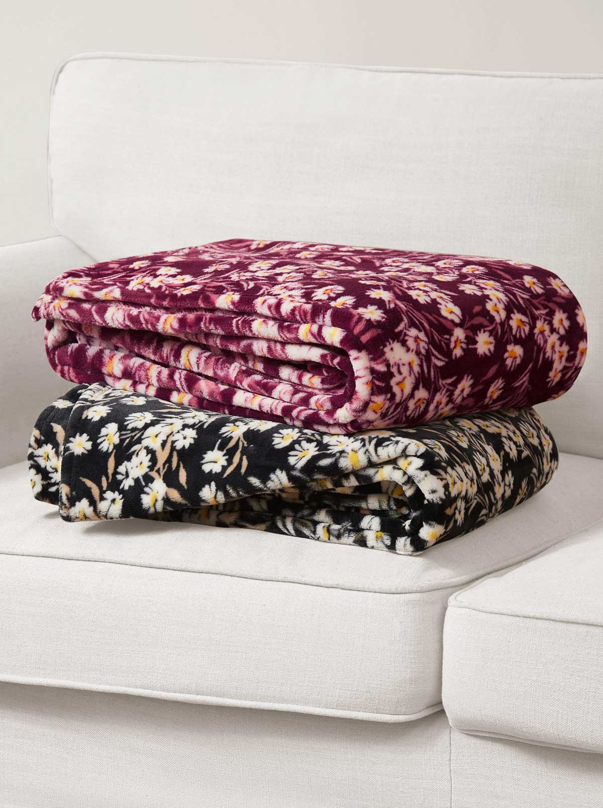 3248-wildflower-park-plush-throw-in-wine-red-4.jpg Wildflower Park Plush Throw in Wine Red