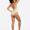 4223-tank-one-piece-in-scene-stealer-4.webp Tank One Piece in Scene Stealer