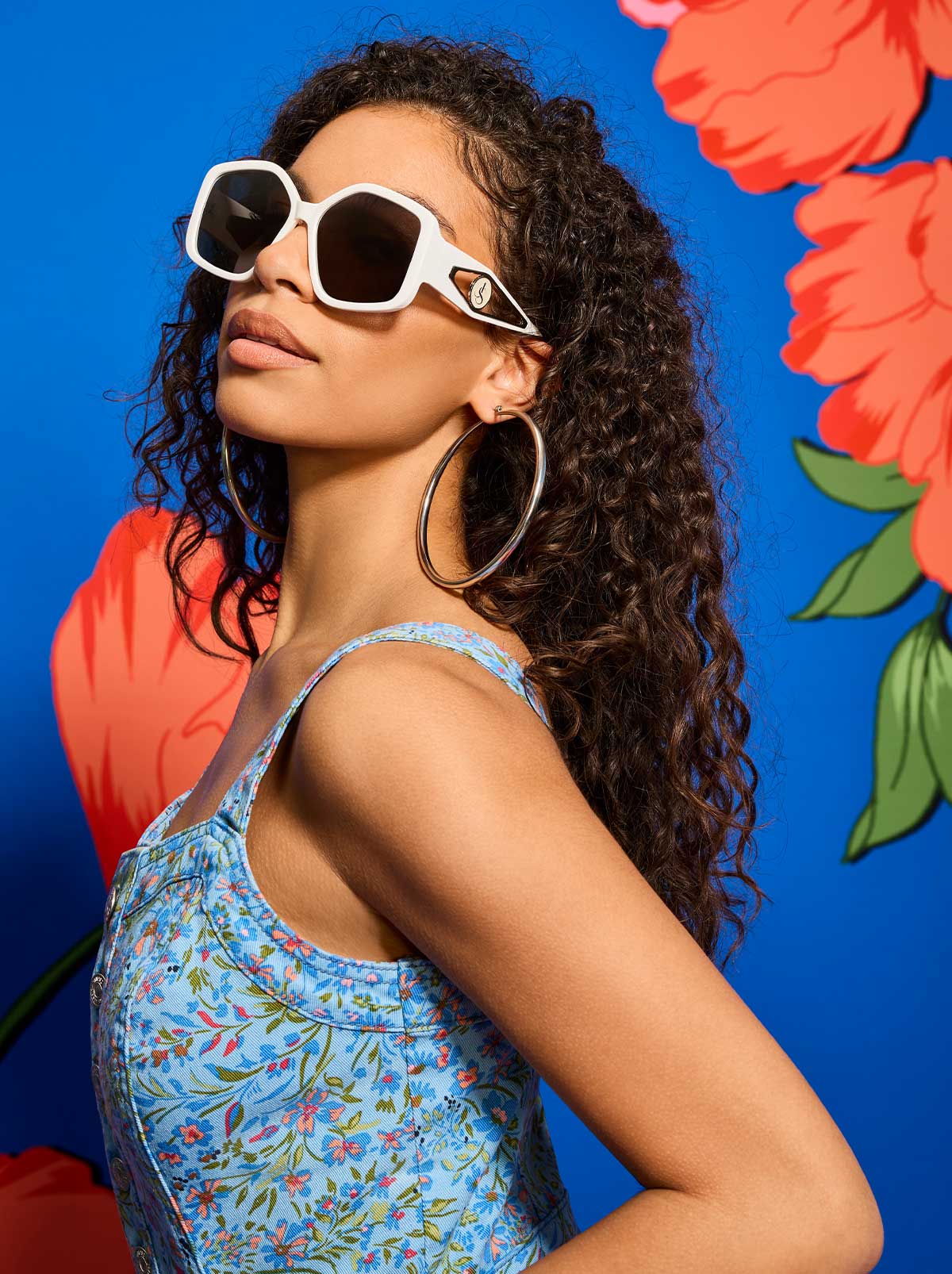 5722-oversized-geometric-sunglasses-in-white-1.jpg Oversized Geometric Sunglasses in White